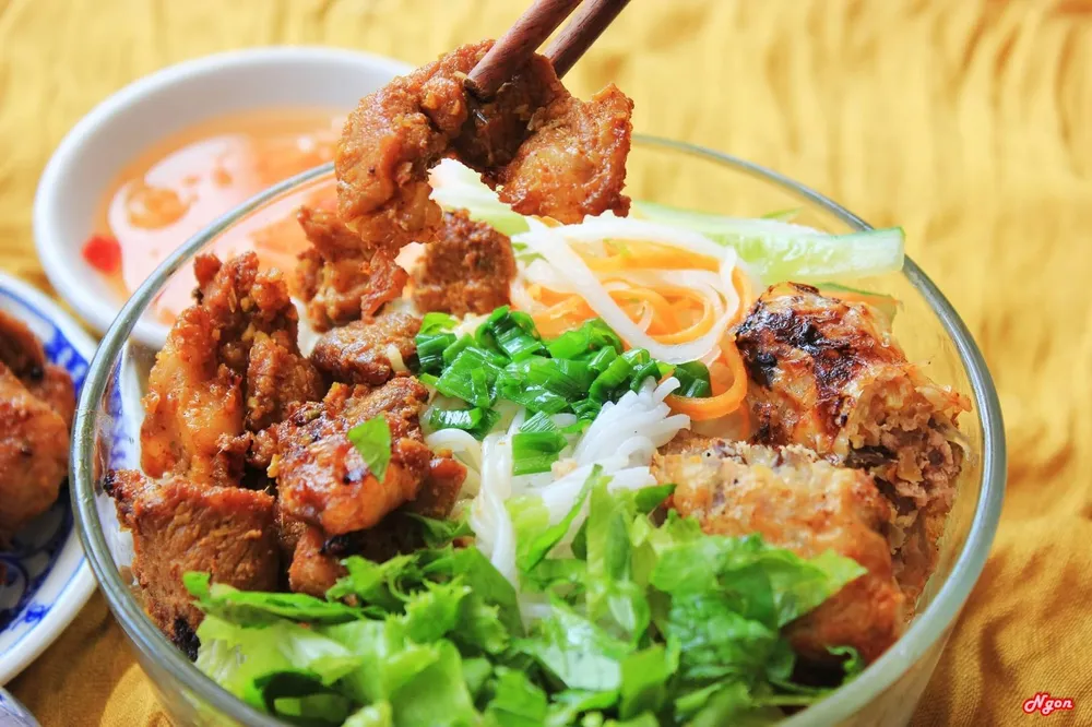 bún thịt nướng